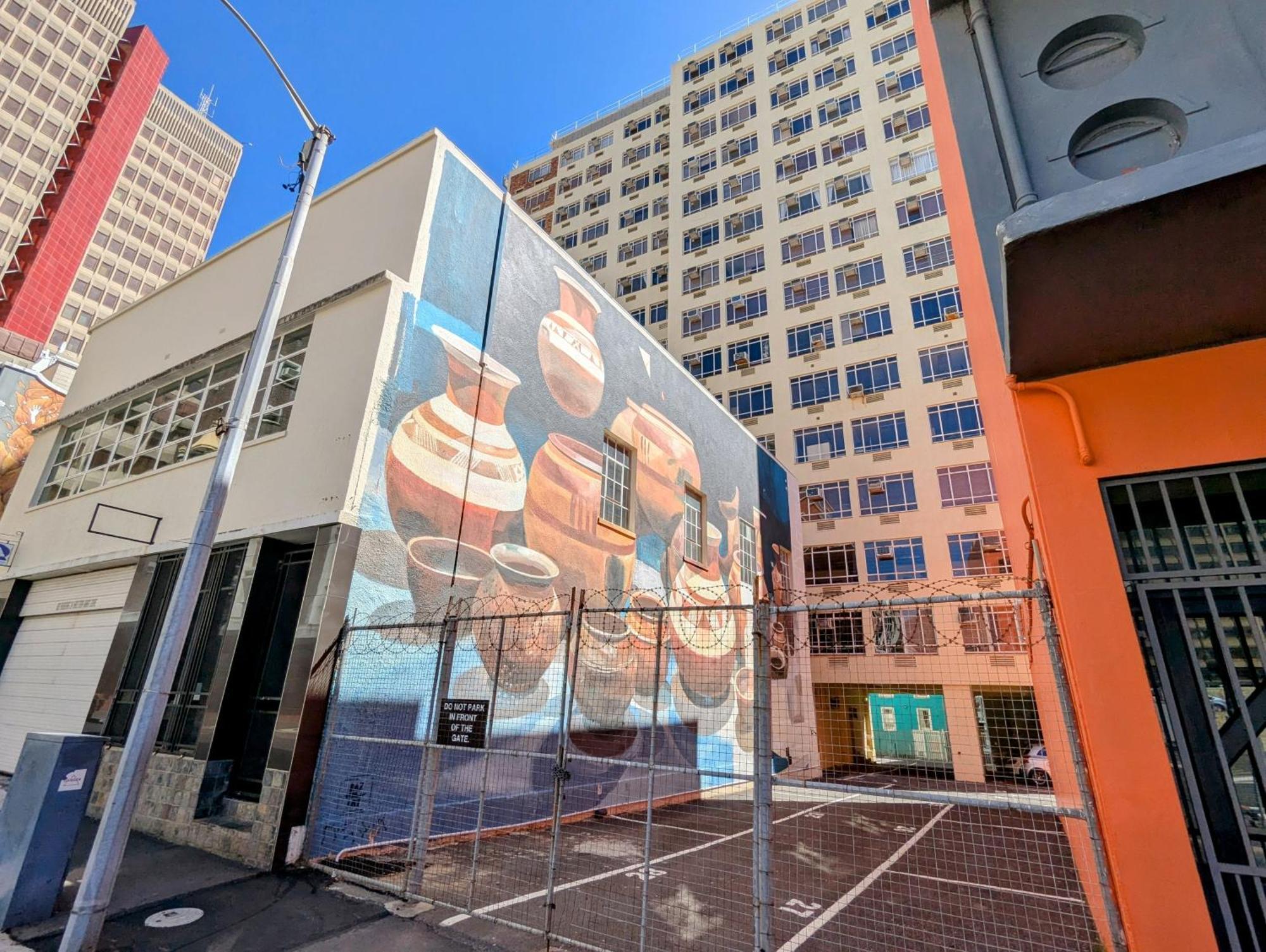 Urban With Lush Patio Braai & Rooftop Pool Apartment Cape Town